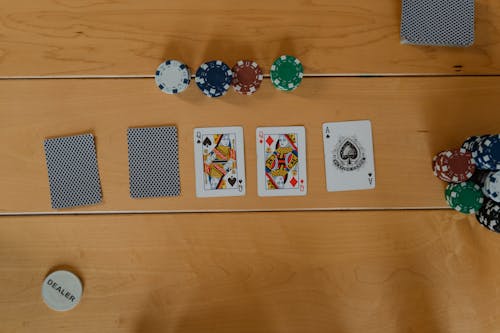 Pokerstove Online: Työkalut Ja Strategiat Pokerin Analysointiin Netissä